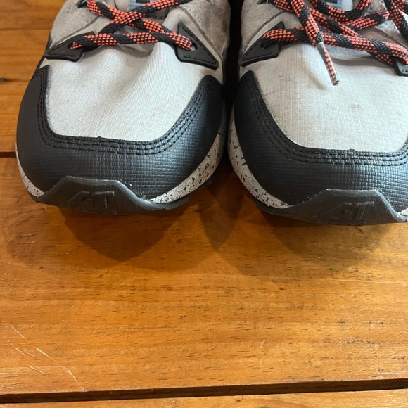 (442) NEW BALANCE SHOES - Picture 4 of 14